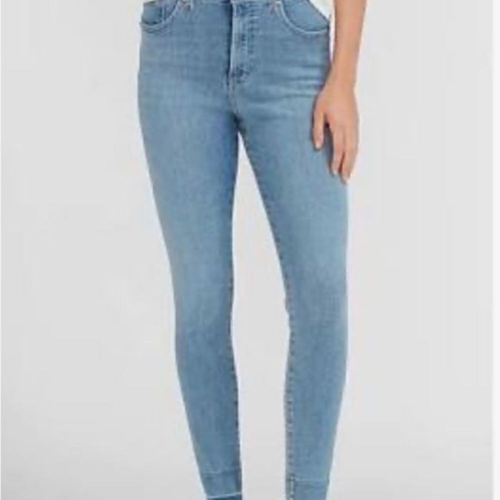 #202 EXPRESS high rise skinny ombre ankle jeans